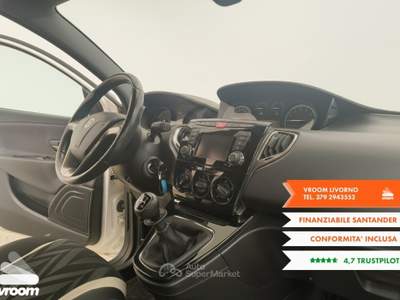 Lancia Ypsilon Ypsilon 1.2 69 CV 5 porte Gold Bianco usata Livorno