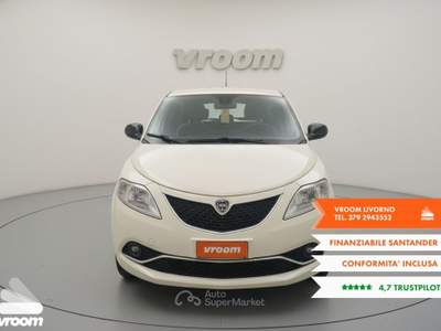 Lancia Ypsilon Ypsilon 1.2 69 CV 5 porte Gold Bianco usata Livorno