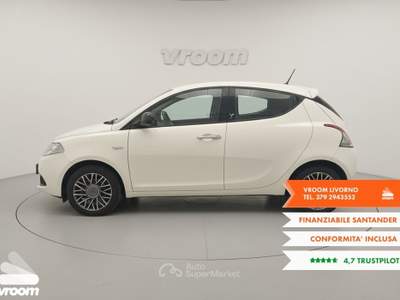 Lancia Ypsilon Ypsilon 1.2 69 CV 5 porte Gold Bianco usata Livorno