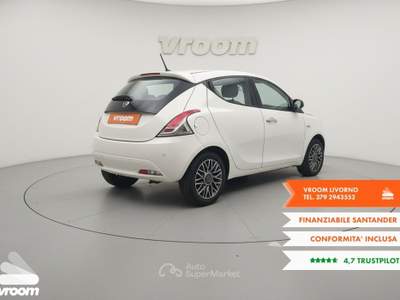 Lancia Ypsilon Ypsilon 1.2 69 CV 5 porte Gold Bianco usata Livorno