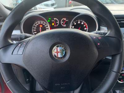 Alfa Romeo Giulietta auto tenuta bene non fumatore Rosso usata Cinisello Balsamo