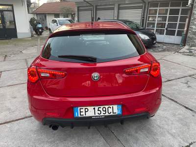 Alfa Romeo Giulietta auto tenuta bene non fumatore Rosso usata Cinisello Balsamo
