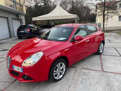 Alfa Romeo Giulietta auto tenuta bene non fumatore Rosso usata Cinisello Balsamo
