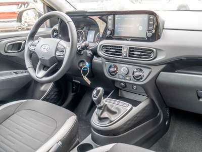 Hyundai i10 1.0 MPI AT Trend Nero usata Castelnuovo Rangone