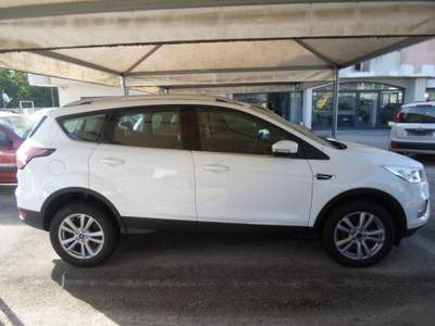 Ford Kuga  2.0 tdci ST-Line s&s 2wd 120cv powershift my19.25 usata Vasto