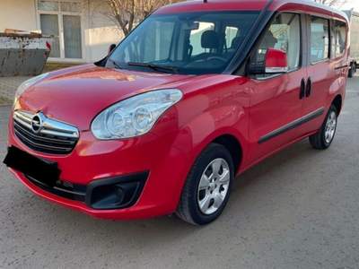 Opel Combo Tour Tour 1.6 CDTi 105CV L1H1 Edition Rosso usata Castelnuovo Rangone