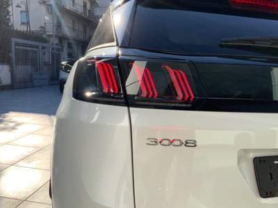 Peugeot 3008 BlueHDi 130 S&S EAT8 Allure Pack usata Sant'Antonio Abate