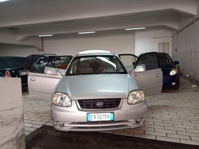 Hyundai Accent  Argento usata Torino