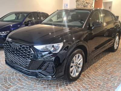 Audi Q3 AUDI Q3 SPORTBACK 45 TFSIe S-Tronic Blak Edition Nero usata Argegno