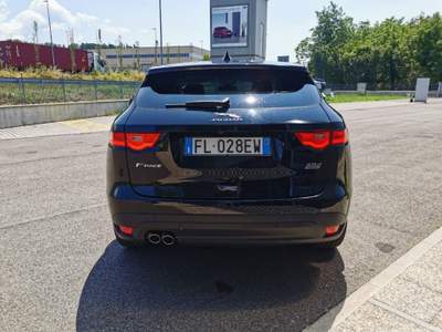 Jaguar F-Pace 2.0 D 180 CV AWD aut. R-Sport Nero usata Scarperia e San Piero