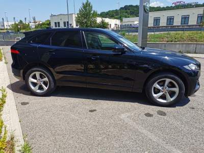 Jaguar F-Pace 2.0 D 180 CV AWD aut. R-Sport Nero usata Scarperia e San Piero
