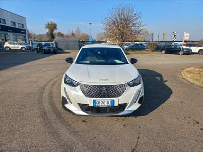 Peugeot 2008 e- Allure 100kW Bianco usata Novi Ligure