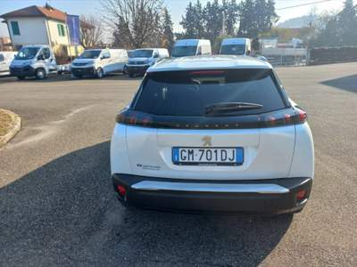 Peugeot 2008 e- Allure 100kW Bianco usata Novi Ligure