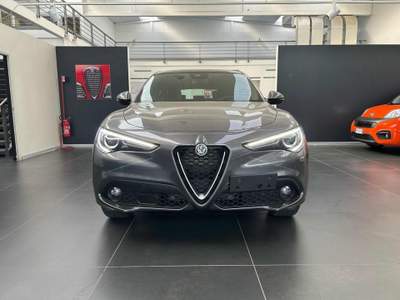 Alfa Romeo Stelvio 2.2 Turbodiesel 190 CV AT8 Q4 Super Business Grigio usata Vercelli
