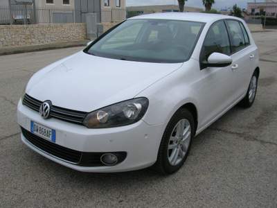 Volkswagen Golf 2.0 TDI 140CV DPF 5p. Highline Bianco usata Montemesola