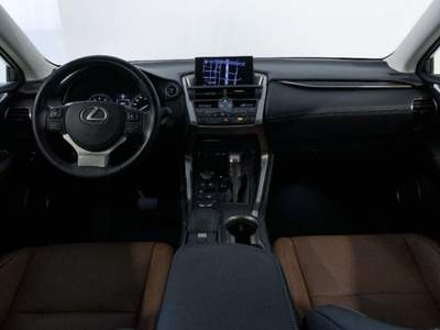 Lexus NX Hybrid 4WD Luxury Bianco usata Torino