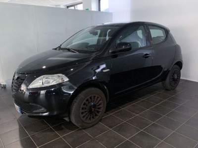 Lancia Ypsilon 0.9 TwinAir 85 CV 5 porte Metano Ecochic Gold Bianco usata Torino