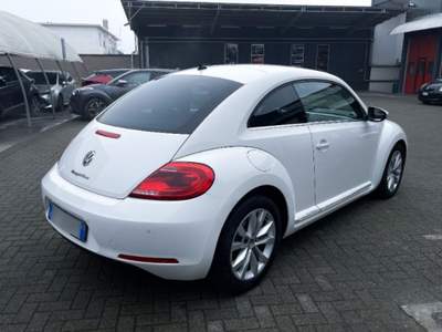 Volkswagen Maggiolino 1.6 TDI Design Bianco usata Torino