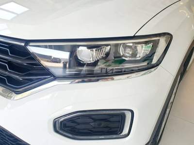 Volkswagen T-Roc 2.0 tdi Advanced 150cv dsg Bianco usata San Giuliano Milanese