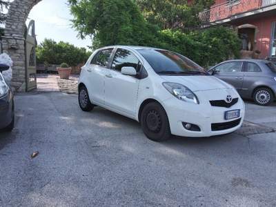 Toyota Yaris (A73) Bianco usata Palazzo San Gervasio
