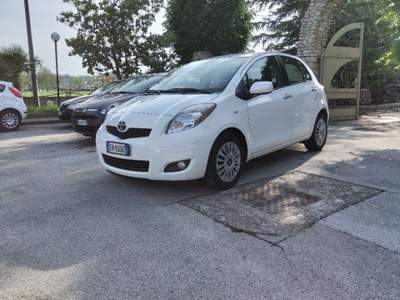 Toyota Yaris (A73) Bianco usata Palazzo San Gervasio