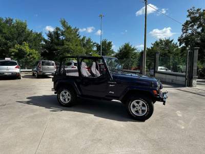 Jeep Wrangler cat Sport usata Campagna