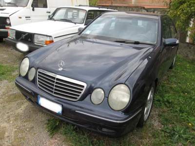 Mercedes-Benz Classe E 200 Kompressor Avantgarde Blu/Azzurro usata Lamporecchio