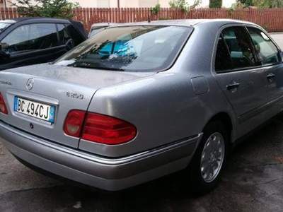 Mercedes-Benz Classe E  Argento usata Fondi