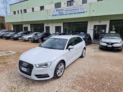 Audi A3 1.6 TDI Attraction Bianco usata Pesaro