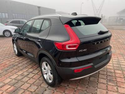 Volvo XC40 B4 AWD Geartronic Momentum Pro Nero usata Castelnuovo Rangone