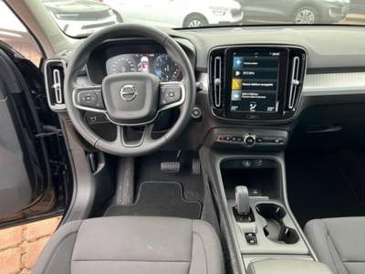 Volvo XC40 B4 AWD Geartronic Momentum Pro Nero usata Castelnuovo Rangone