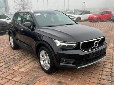 Volvo XC40 B4 AWD Geartronic Momentum Pro Nero usata Castelnuovo Rangone