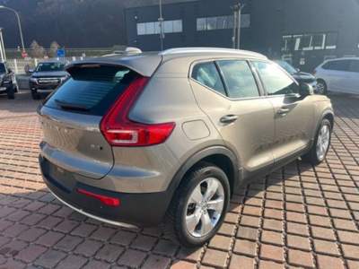 Volvo XC40 B4 AWD Geartronic Momentum Pro Grigio usata Castelnuovo Rangone