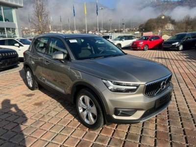 Volvo XC40 B4 AWD Geartronic Momentum Pro Grigio usata Castelnuovo Rangone