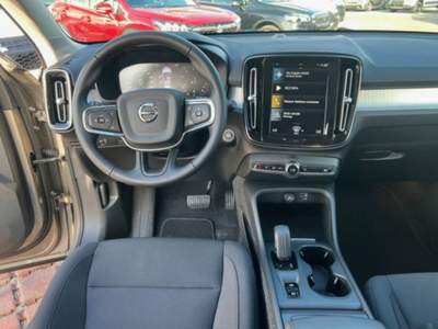 Volvo XC40 B4 AWD Geartronic Momentum Pro Grigio usata Castelnuovo Rangone