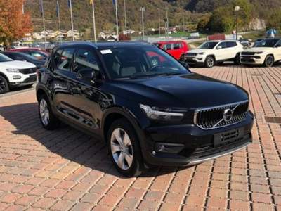 Volvo XC40 B4 AWD Geartronic Momentum Pro Nero usata Castelnuovo Rangone