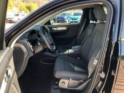 Volvo XC40 B4 AWD Geartronic Momentum Pro Nero usata Castelnuovo Rangone