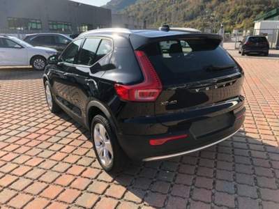 Volvo XC40 B4 AWD Geartronic Momentum Pro Nero usata Castelnuovo Rangone