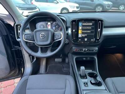 Volvo XC40 B4 AWD Geartronic Momentum Pro Nero usata Castelnuovo Rangone