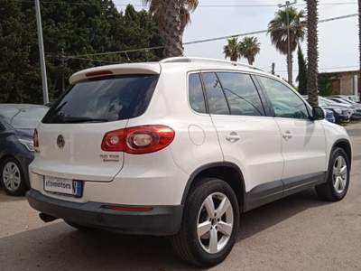 Volkswagen Tiguan  2.0 tdi Sport&Style 4motion dsg Bianco usata Modica