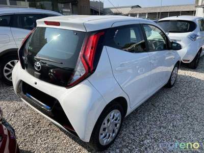 Toyota Aygo 1.0 72 CV x-play Bianco usata Faenza