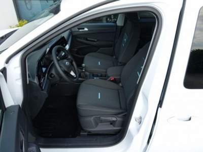 Ford Tourneo Connect 2.0 EcoBlue 122 CV Active Bianco usata Castelnuovo Rangone