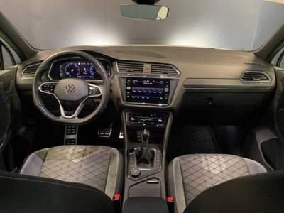 Volkswagen Tiguan 2.0 TDI 200 CV SCR DSG 4MOTION R-Line Bianco usata Castelnuovo Rangone
