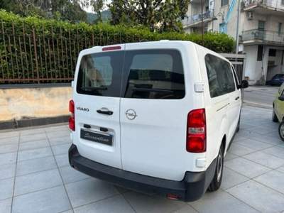 Opel Vivaro Life / Vivaro 1.5 Diesel 120CV PASSO LUNGO 9 POSTI Bianco usata Sant'Antonio Abate