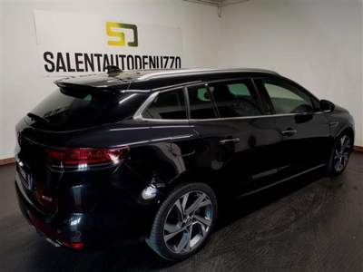 Renault Mégane Sporter 1.6 E-TECH Plug-in Hybrid RS Line A Nero usata Lecce