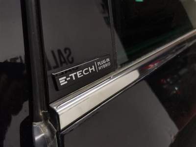 Renault Mégane Sporter 1.6 E-TECH Plug-in Hybrid RS Line A Nero usata Lecce
