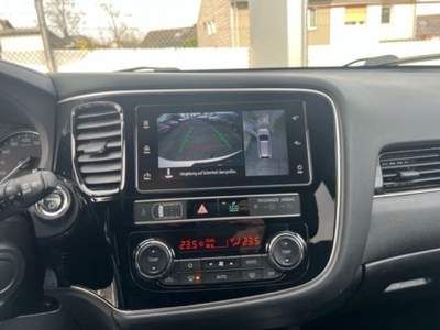 Mitsubishi Outlander 2.4 MIVEC 4WD PHEV Bianco usata Castelnuovo Rangone