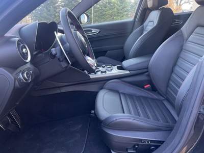 Alfa Romeo Giulia 2.2 Turbodiesel 210 CV AT8 AWD Q4 Competizione Nero usata Castelnuovo Rangone