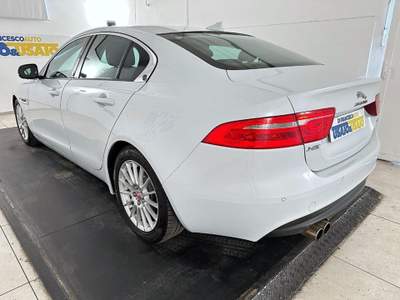 Jaguar XE 2.0d Prestige Business edition 163cv auto Bianco usata Pescara