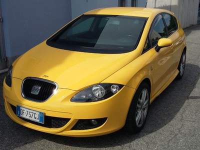 Seat Leon 2.0 16V TDI Stylance con Pack Sport posteriore Giallo usata Alba